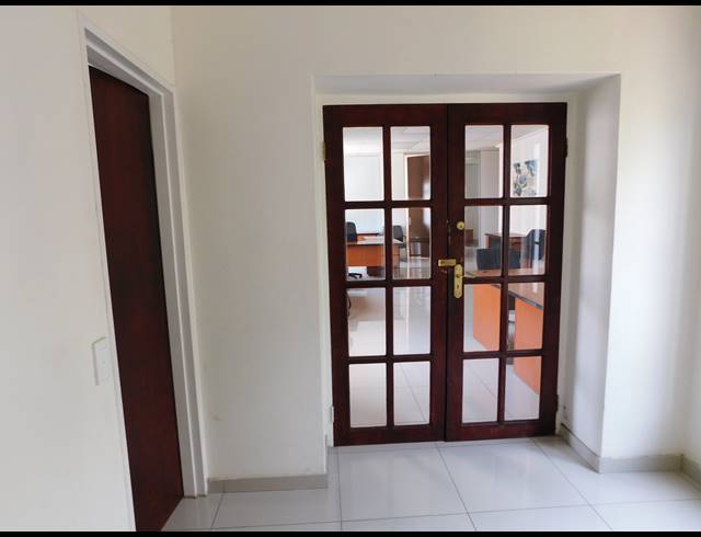 200M² OFFICE TO LET IN FERNDALE